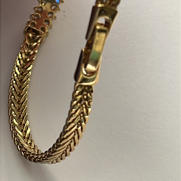 Vintage lot of 3 Goldtone 7” Bracelets /2with crystals - Picture 10 of 13